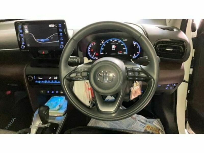 YARIS CROSS