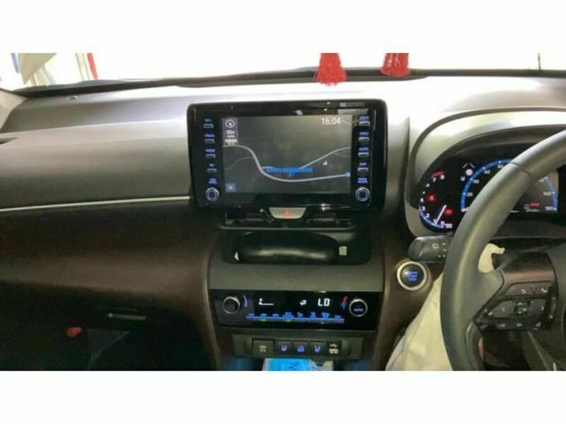 YARIS CROSS