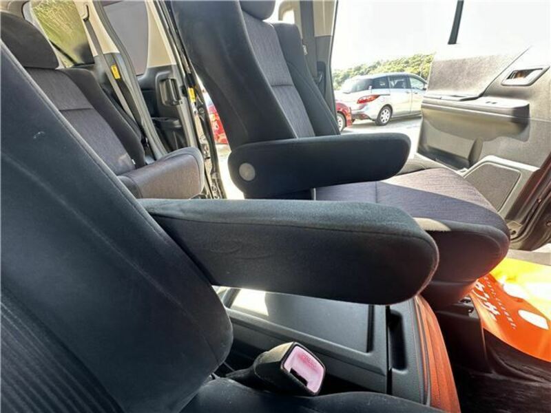 VELLFIRE-18