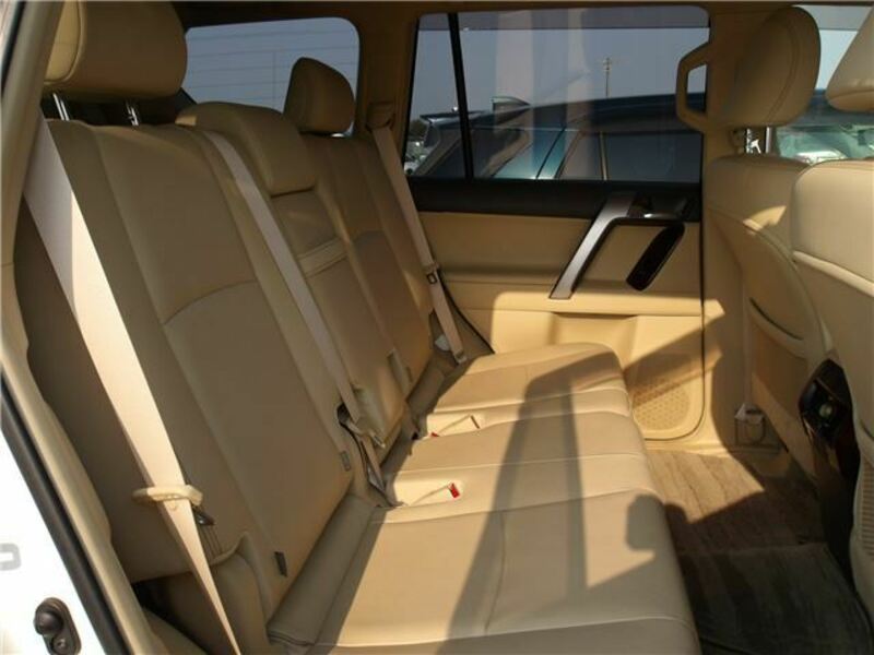 LAND CRUISER PRADO-6
