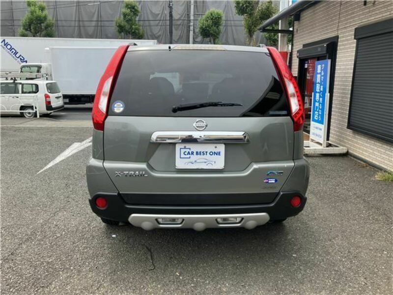 X-TRAIL