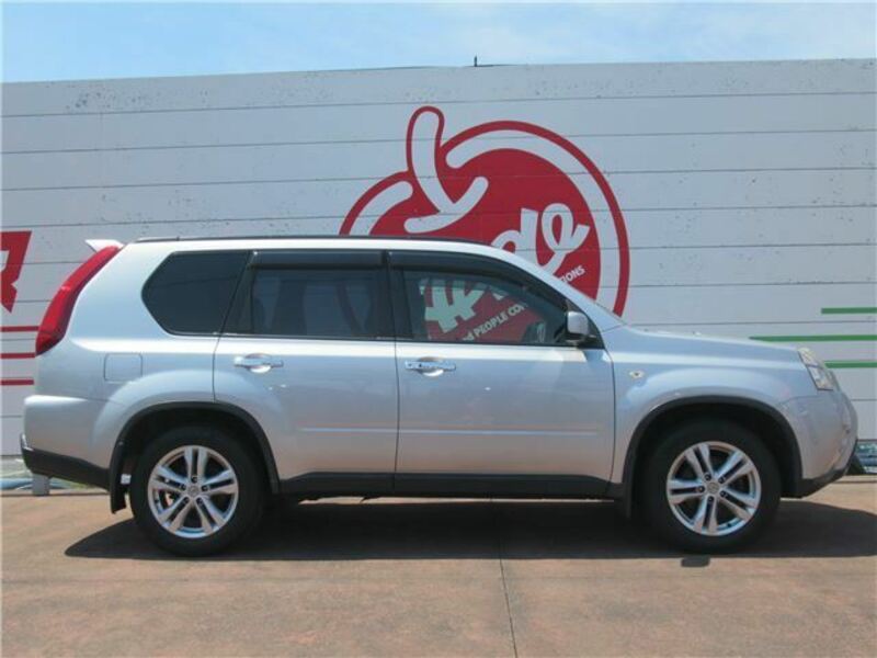 X-TRAIL