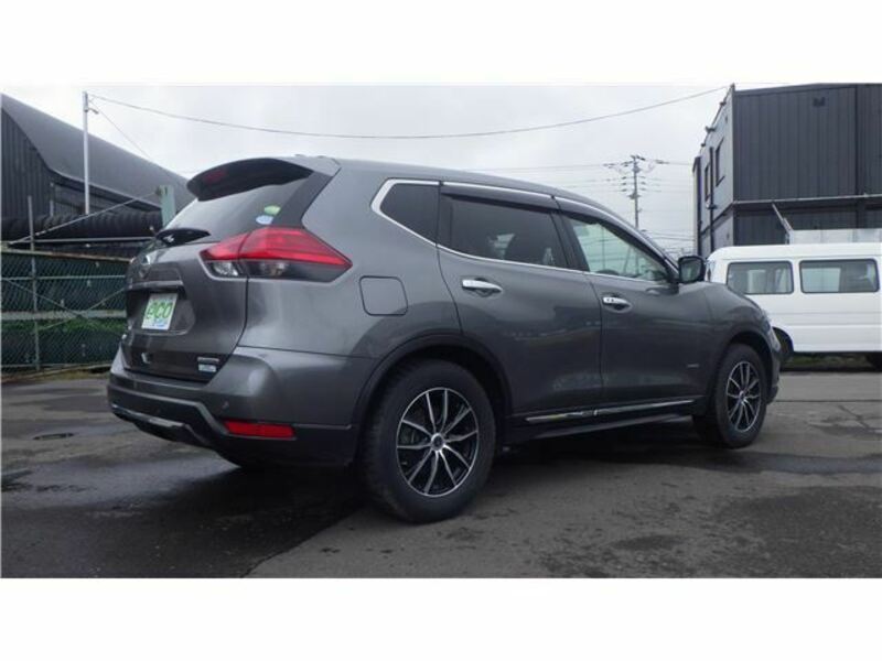 X-TRAIL
