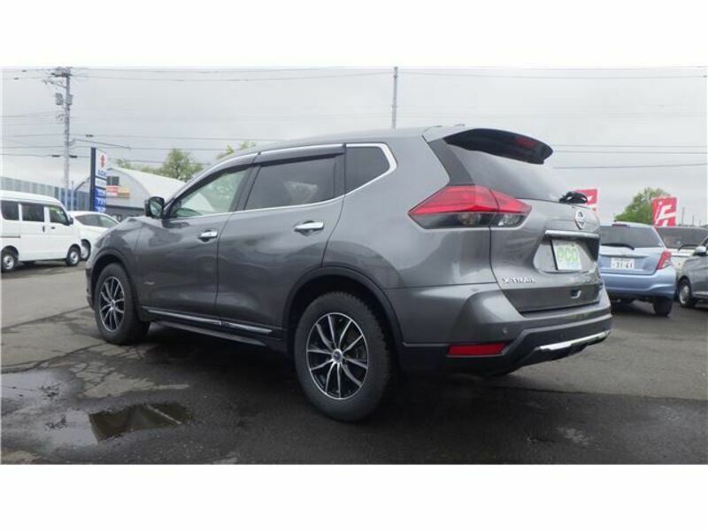 X-TRAIL