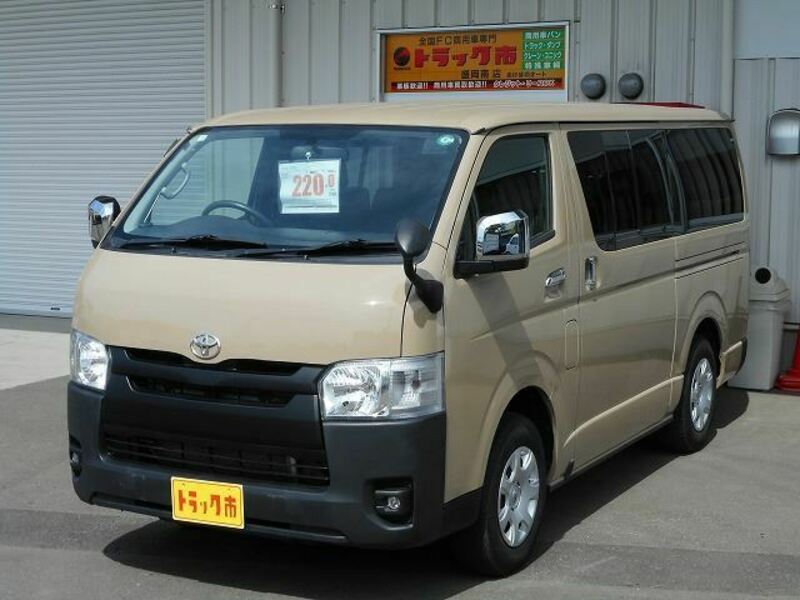 TOYOTA HIACE
