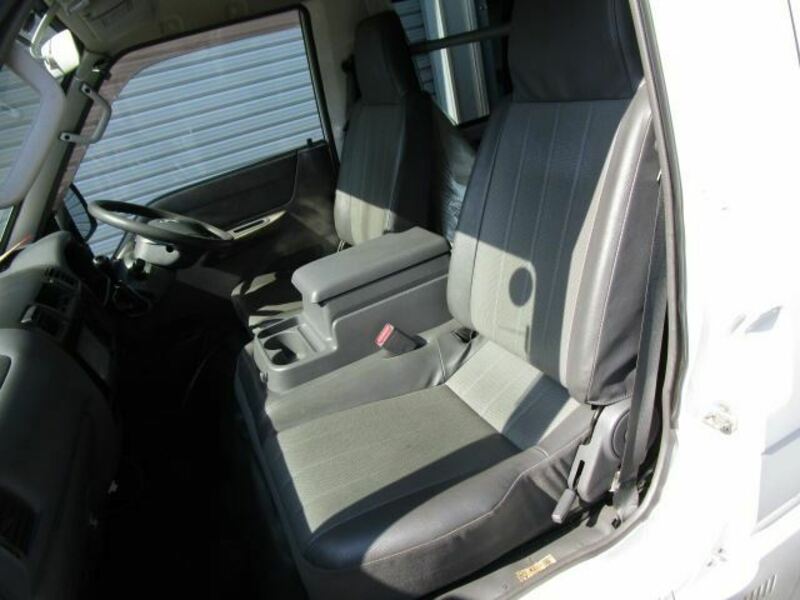 BONGO VAN-11