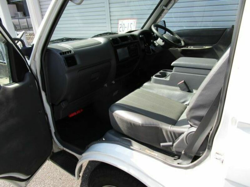 BONGO VAN-14