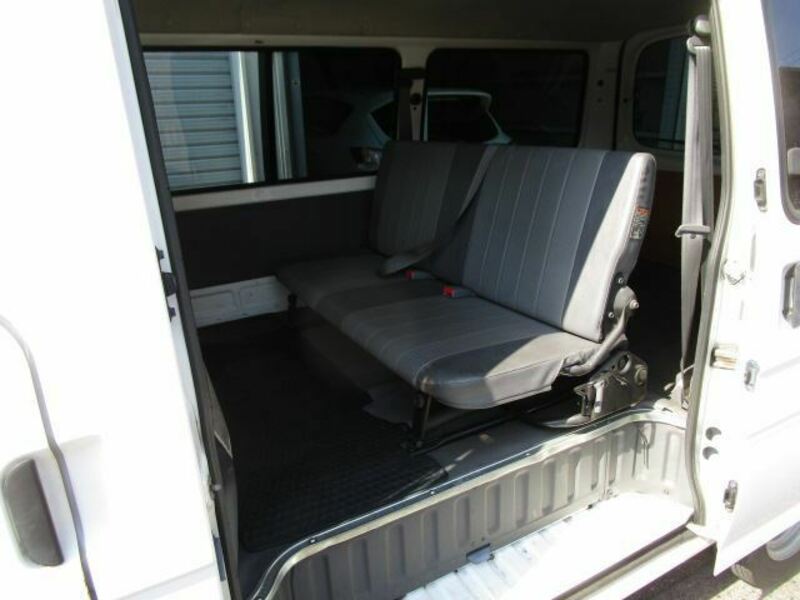 BONGO VAN-16