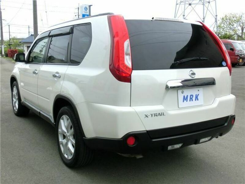 X-TRAIL