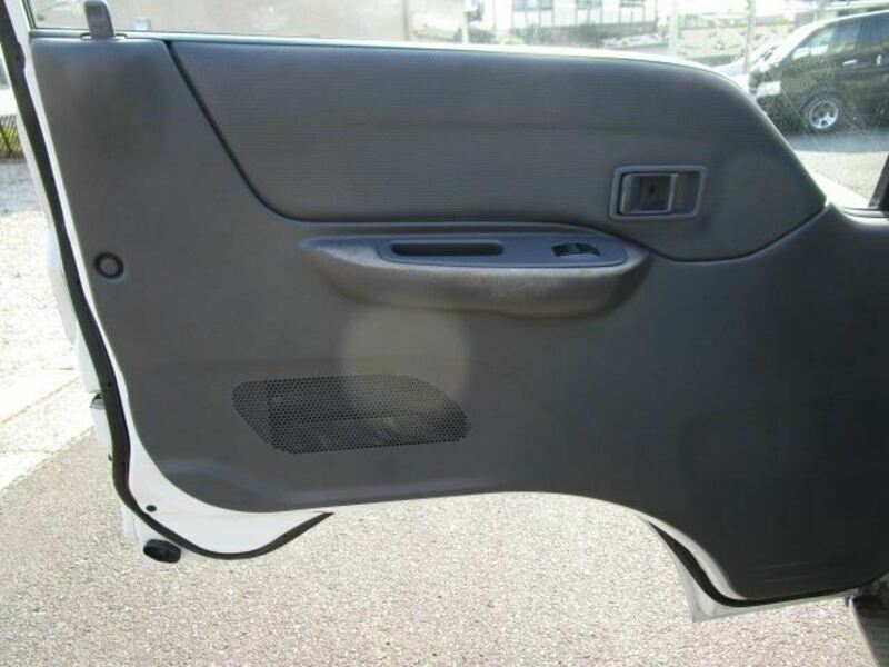 BONGO VAN