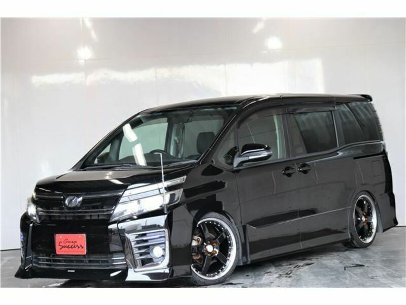 TOYOTA　VOXY