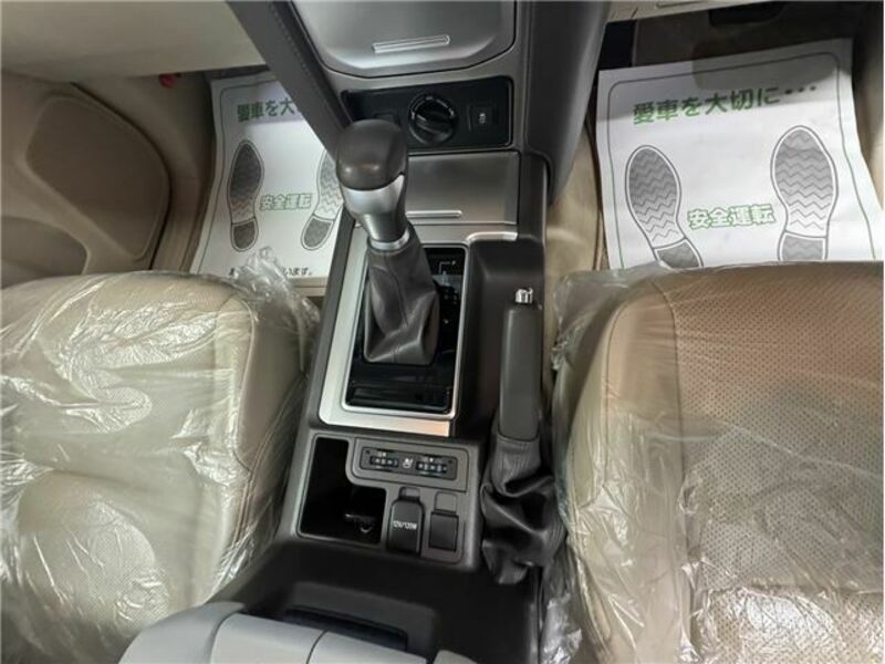 LAND CRUISER PRADO-27