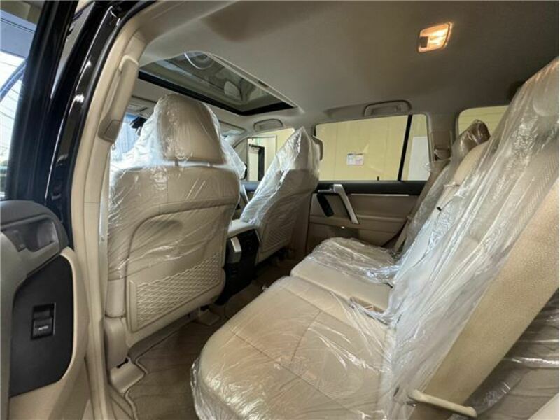 LAND CRUISER PRADO-31