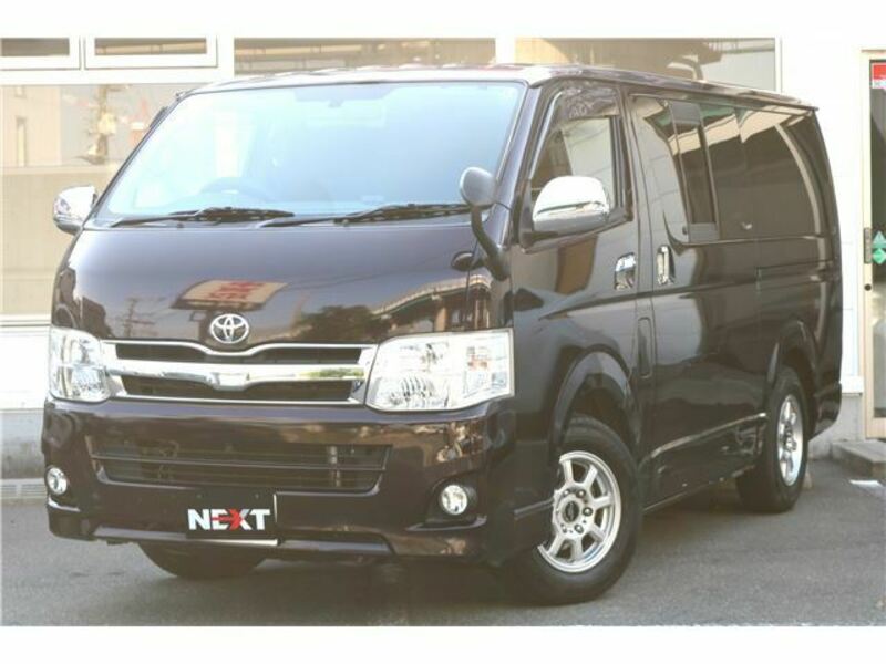 TOYOTA HIACE