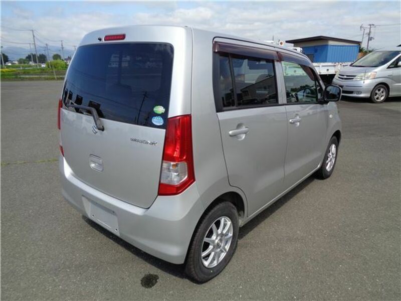 WAGON R-12