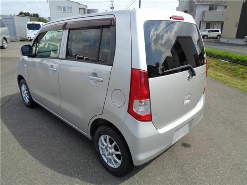 WAGON R-14