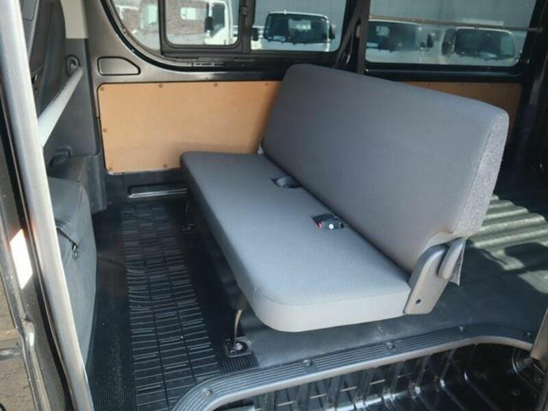 HIACE VAN-13