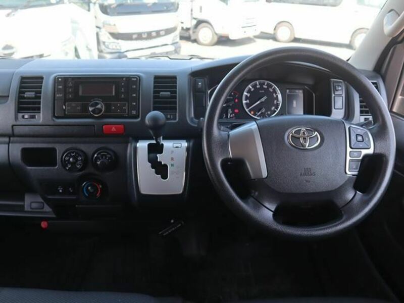 HIACE VAN-28