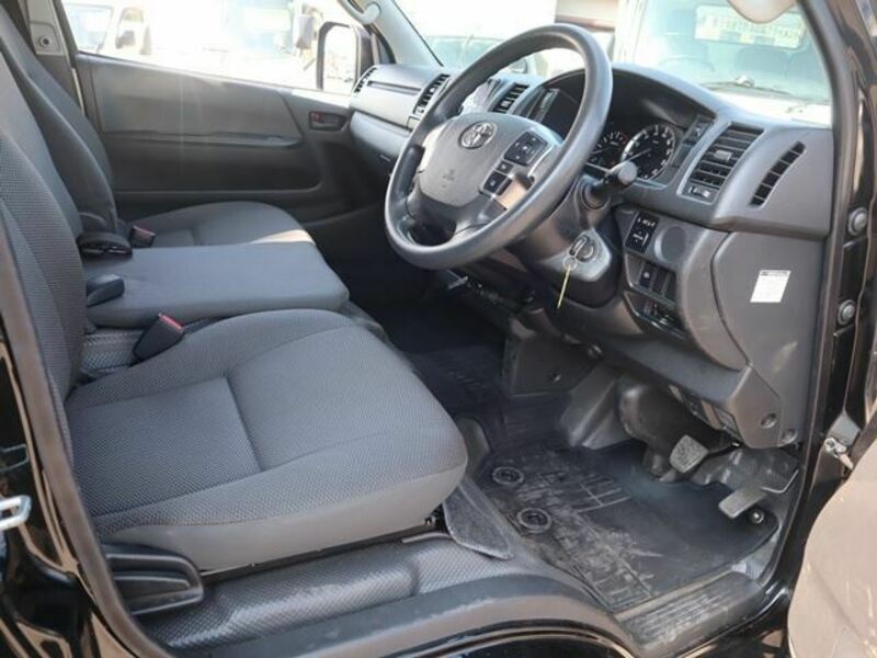 HIACE VAN-29