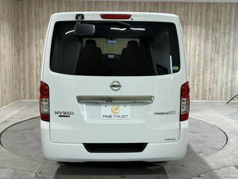 NV350 CARAVAN-17