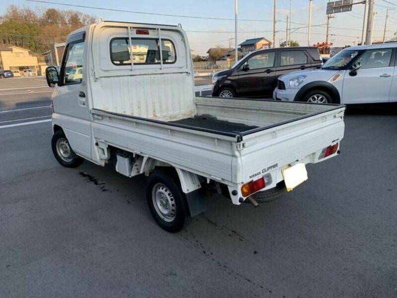 CLIPPER TRUCK