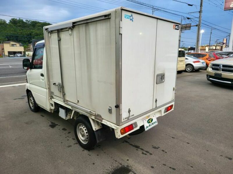 MINICAB TRUCK