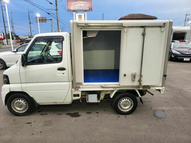 MINICAB TRUCK