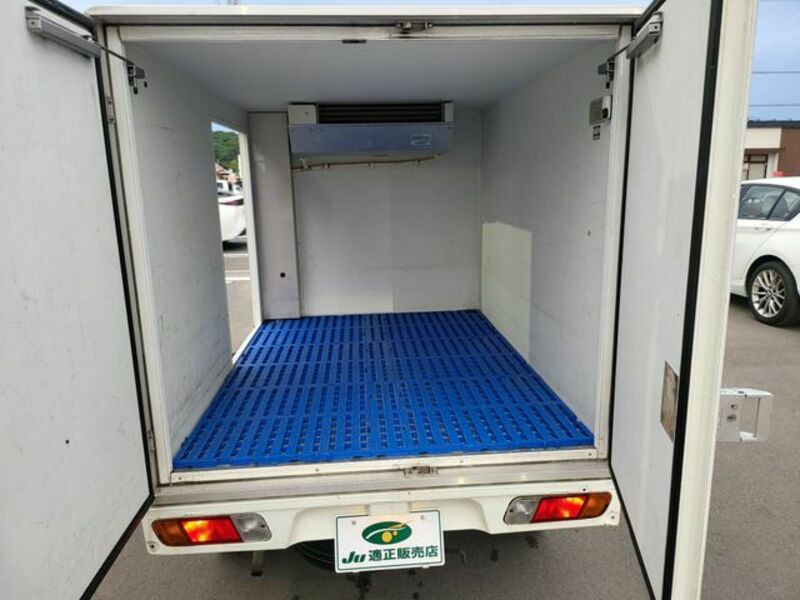 MINICAB TRUCK