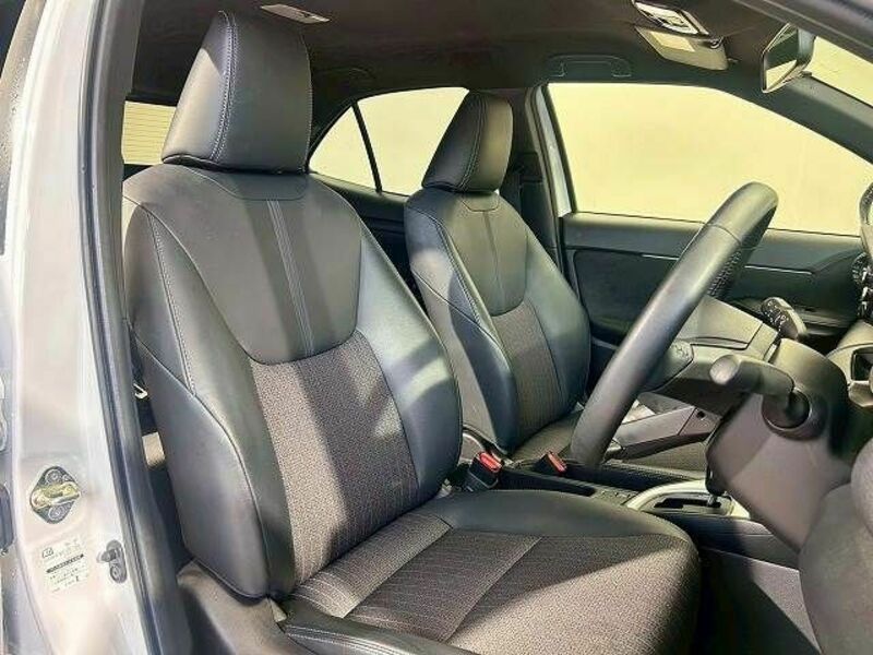 YARIS CROSS-11