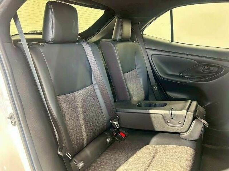 YARIS CROSS-12