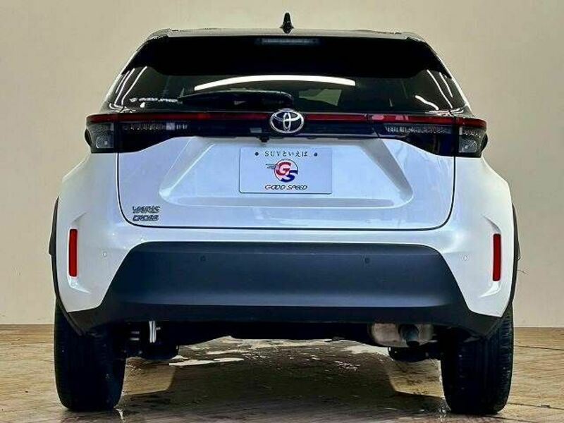 YARIS CROSS-14
