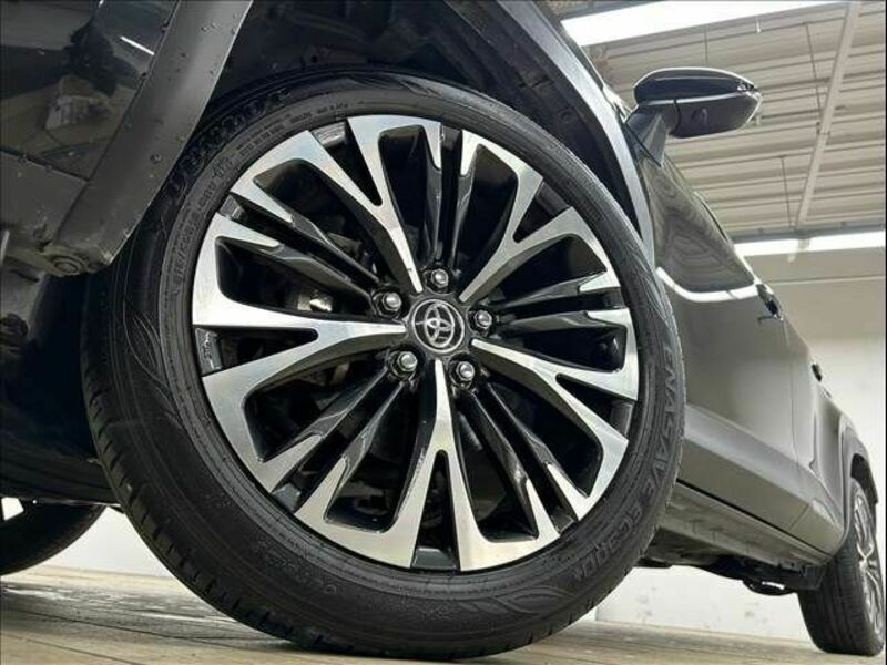YARIS CROSS-10