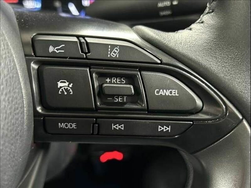 YARIS CROSS-14