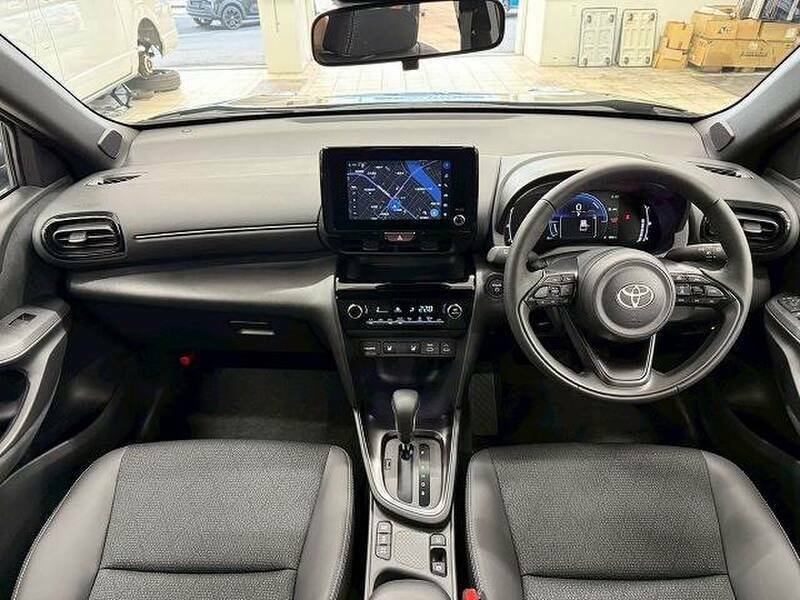 YARIS CROSS