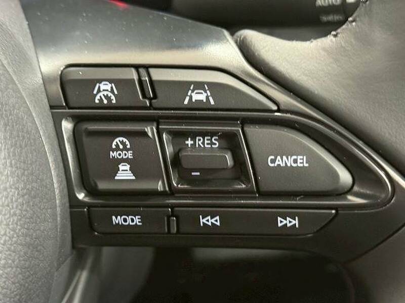 YARIS CROSS