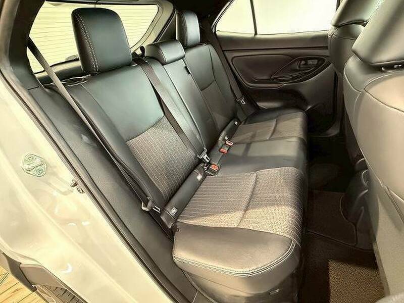 YARIS CROSS-9