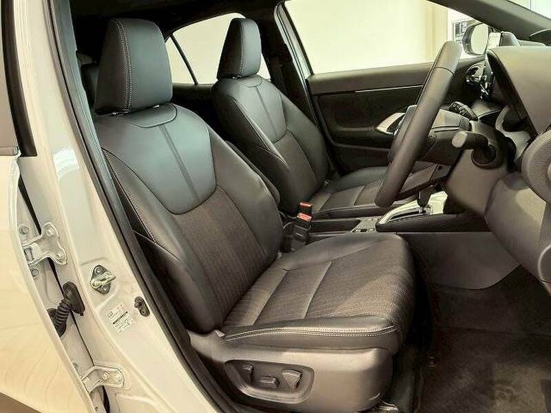 YARIS CROSS-8