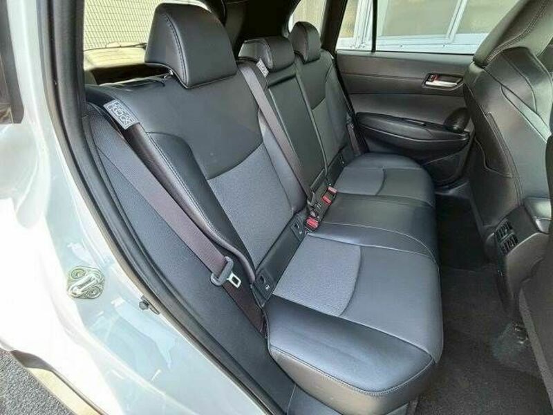 COROLLA CROSS-9