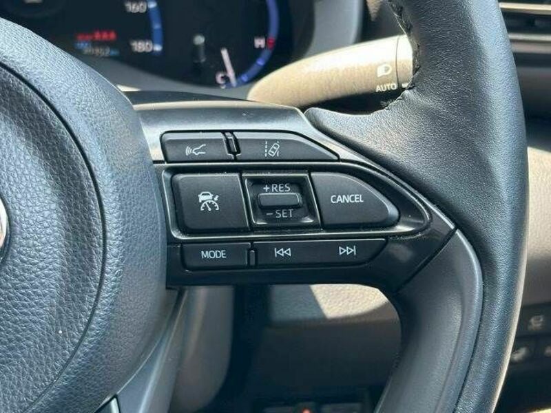 YARIS CROSS-4