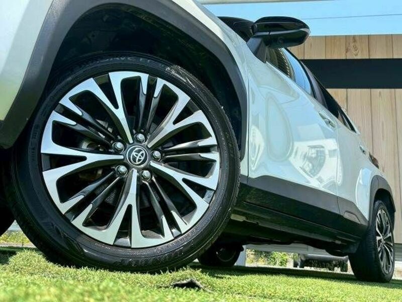 YARIS CROSS-11