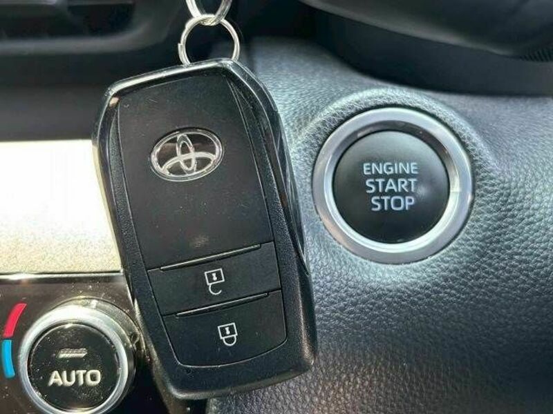 YARIS CROSS-15
