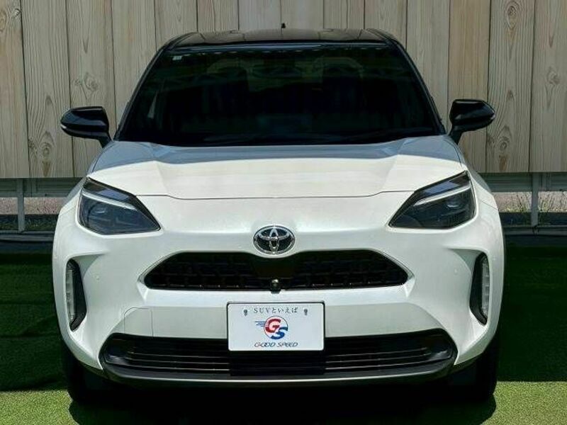 YARIS CROSS-16