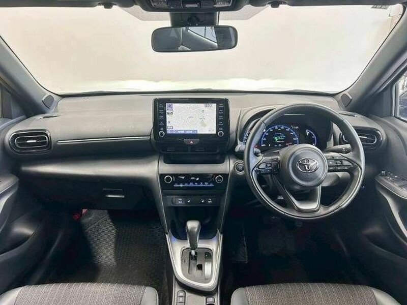 YARIS CROSS-1