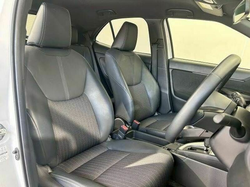 YARIS CROSS-11