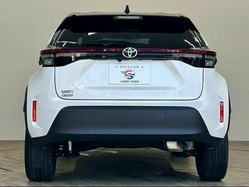 YARIS CROSS-14