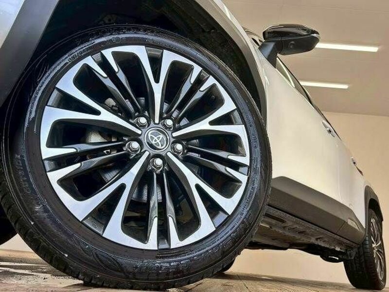 YARIS CROSS-19