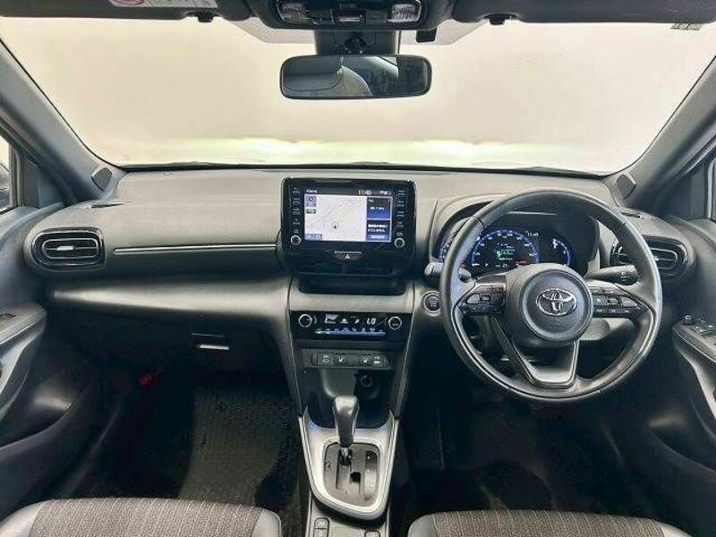 YARIS CROSS-1