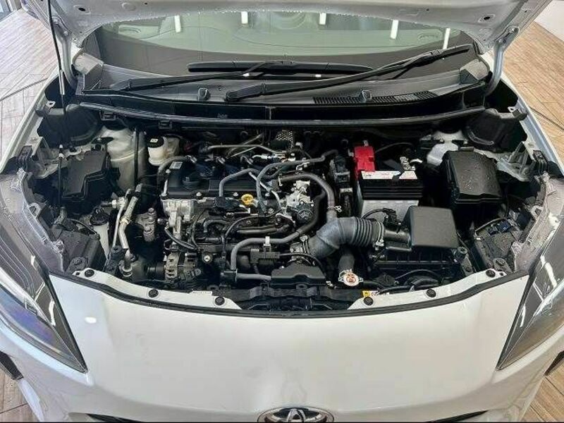 YARIS CROSS-17