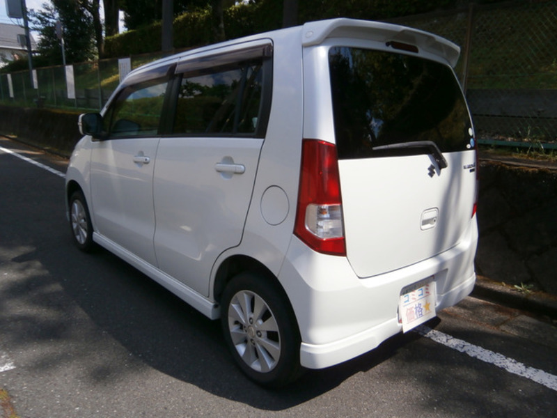 WAGON R-12