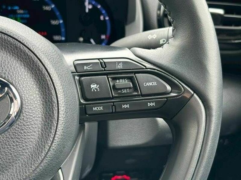 YARIS CROSS